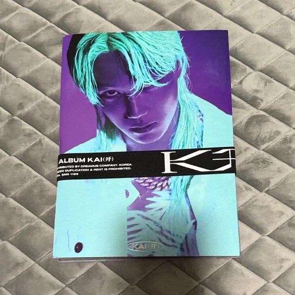 KAI 1st Mini Album ‘KAI’ - Picture 2 of 3